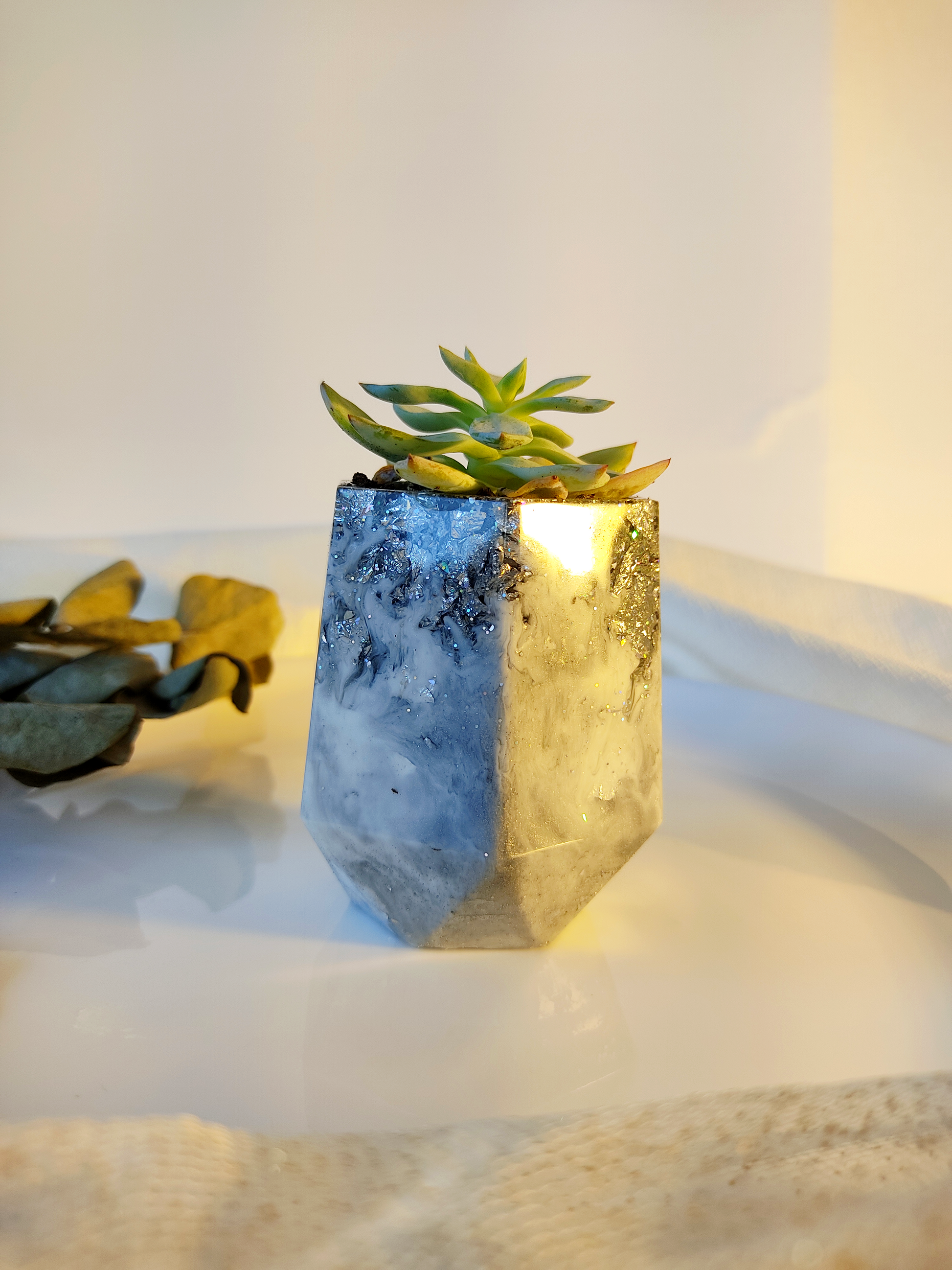 Vasinho hexagonal | Linha Fleur Gold